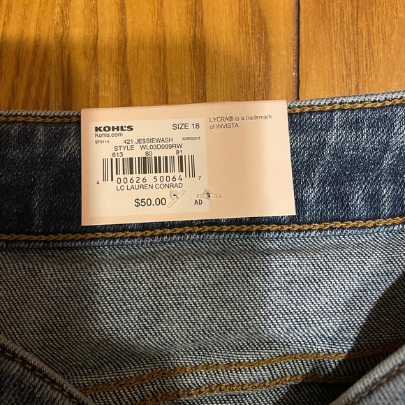 Lauren Conrad Super High Rise Flare Jeans- Size 18 - Picture 8 of 11